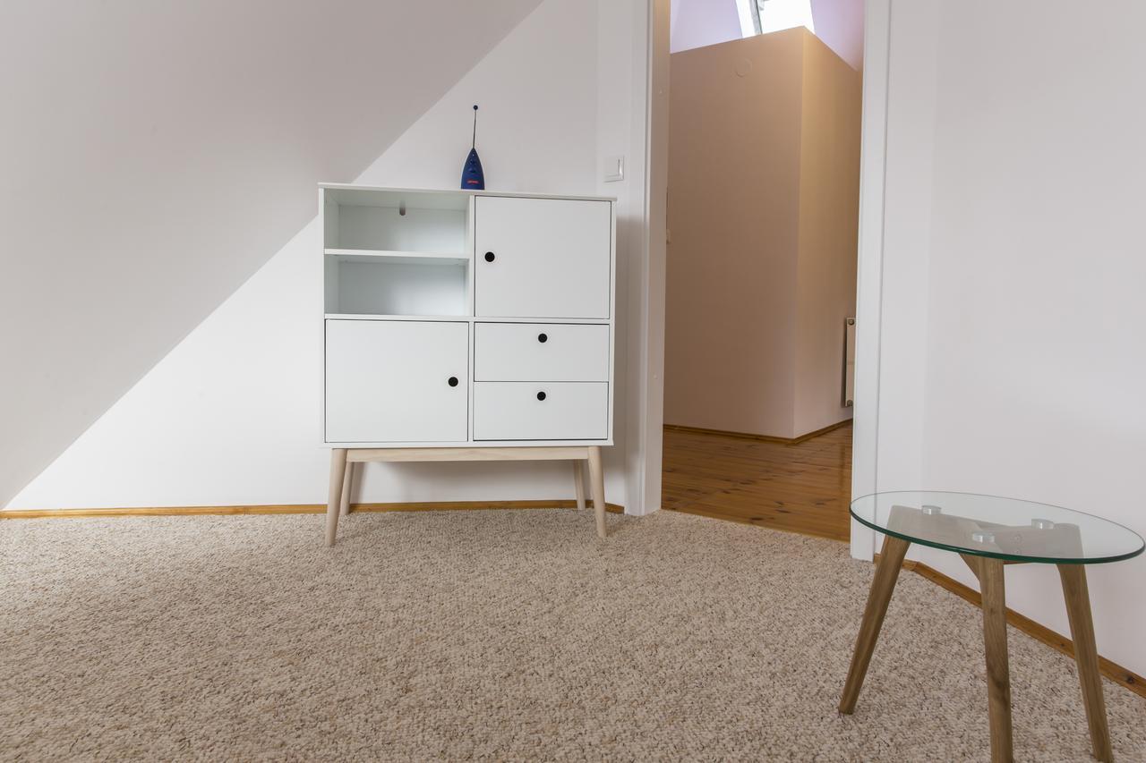 Hilltom Apartment *